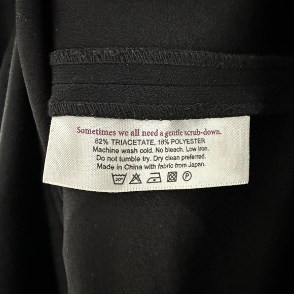 MM Lafleur Tory Dress in Black Size
6 Midi Faux Wrap Short Sleeve - Picture 11 of 11